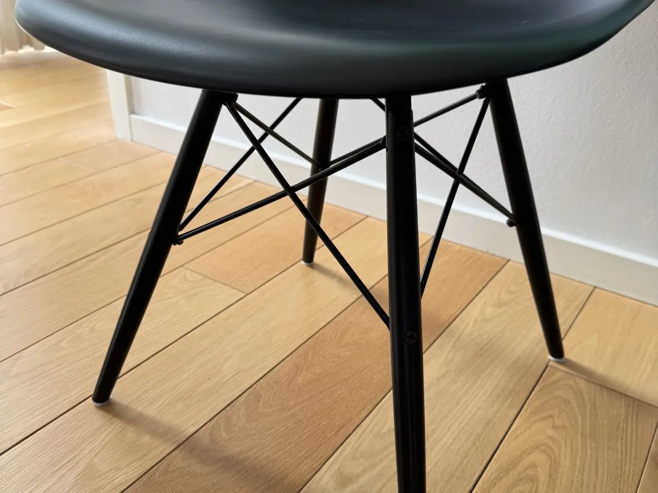 Billede 3 - 4 stk. Eames DSW sort/sort ahorn limited edtion