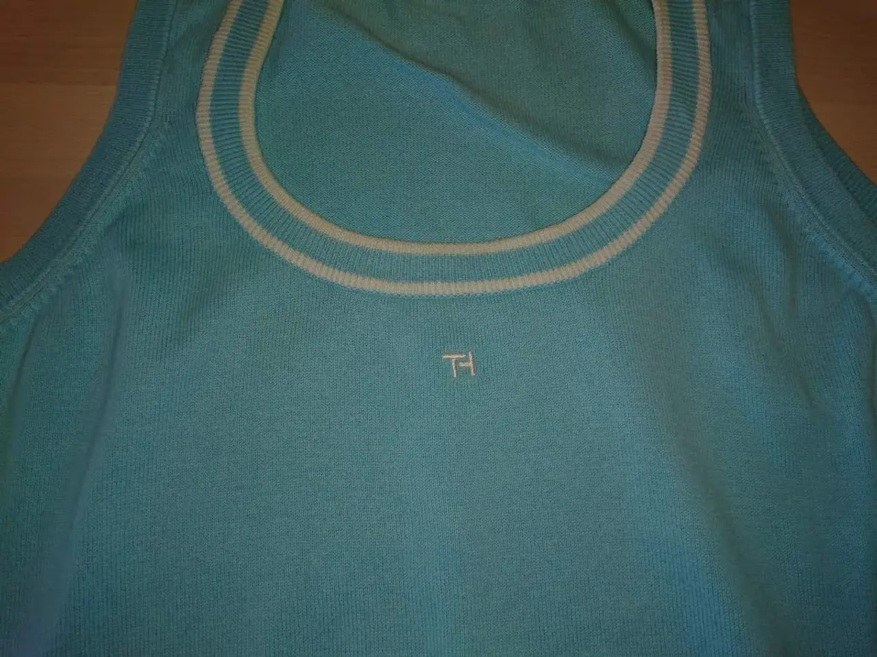 Billede 3 - Tommy Hilfiger fint strikket top str. 42