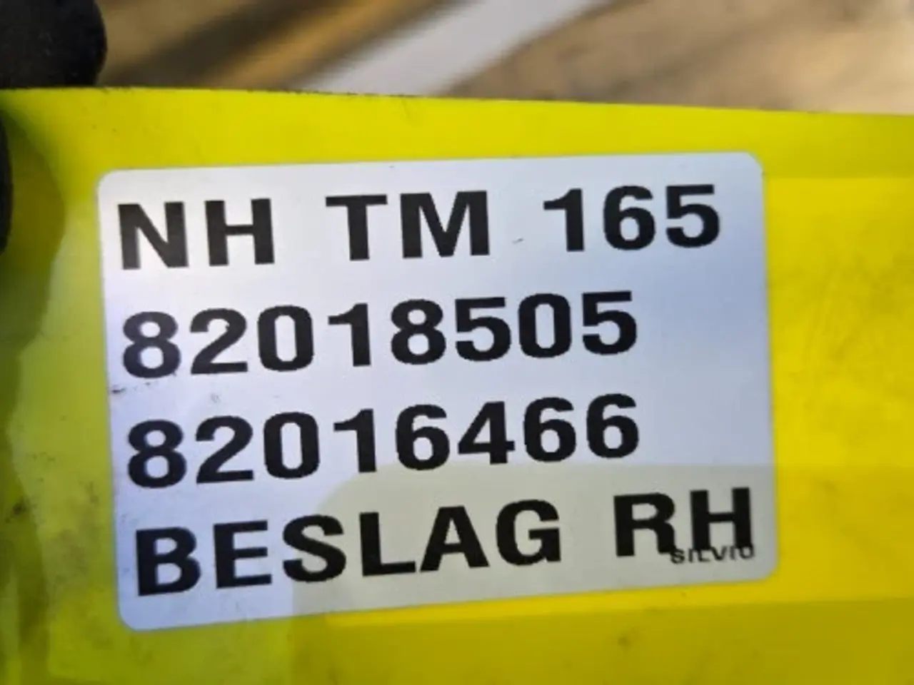 Billede 10 - New Holland TM165 Beslag R.  82018505