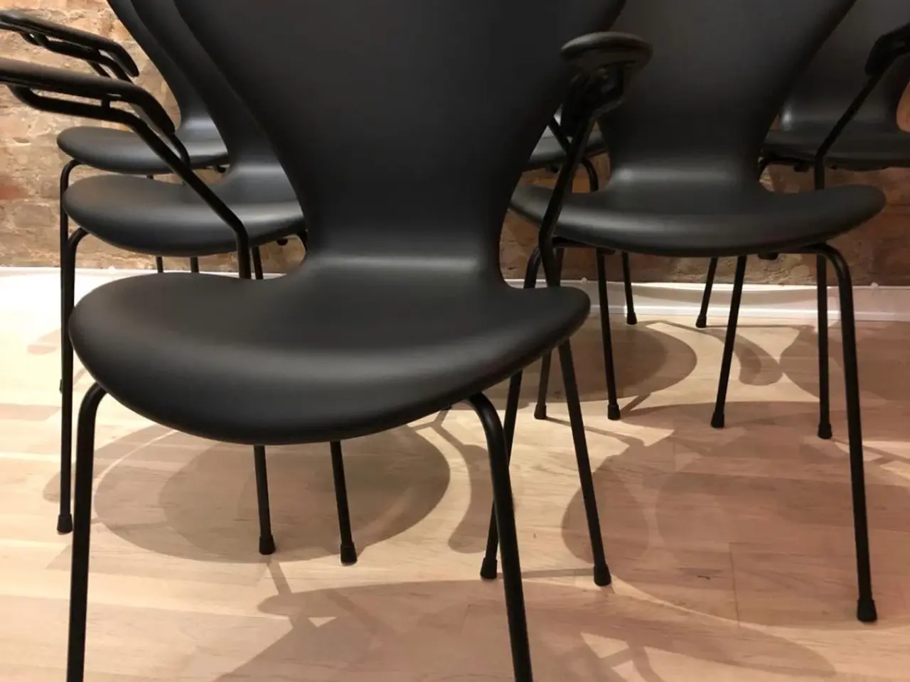 Billede 5 - Arne Jacobsen 3207 syver armstol - stolesæt