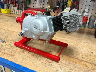 Honda Dax eller CD50 motorstativ