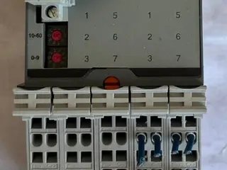 Allen-Bradley 1734D-IB8XOW8 Point I/O DeviceNet