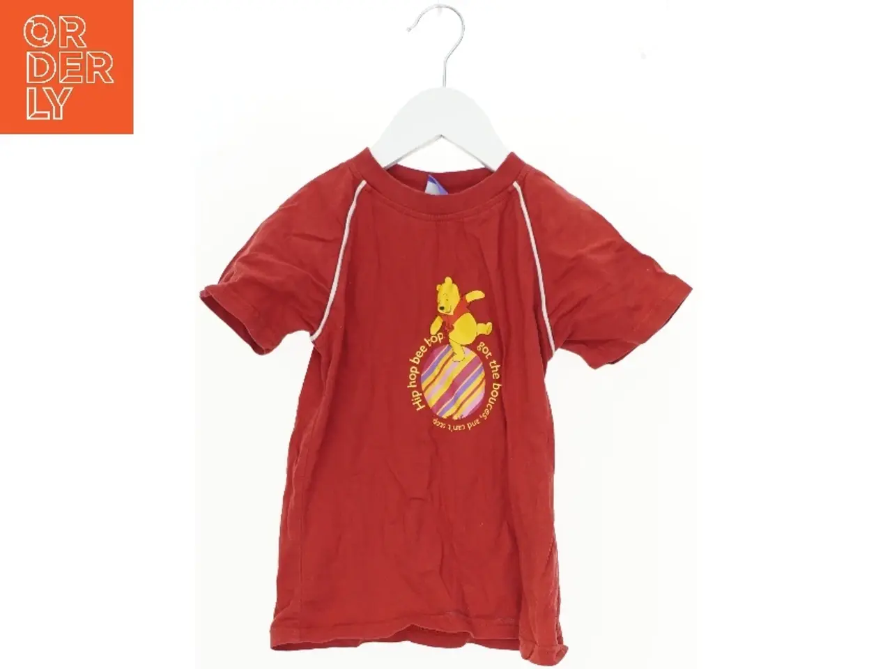 Billede 1 - Rød børne T-shirt med motiv fra Disney (str. 104)