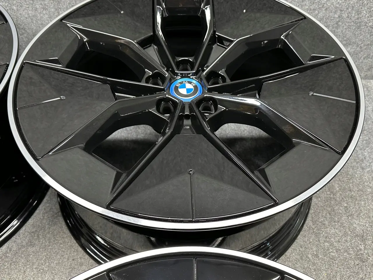 Billede 2 - BMW iX3 G08 843 20 8J og 9,5J x 20"