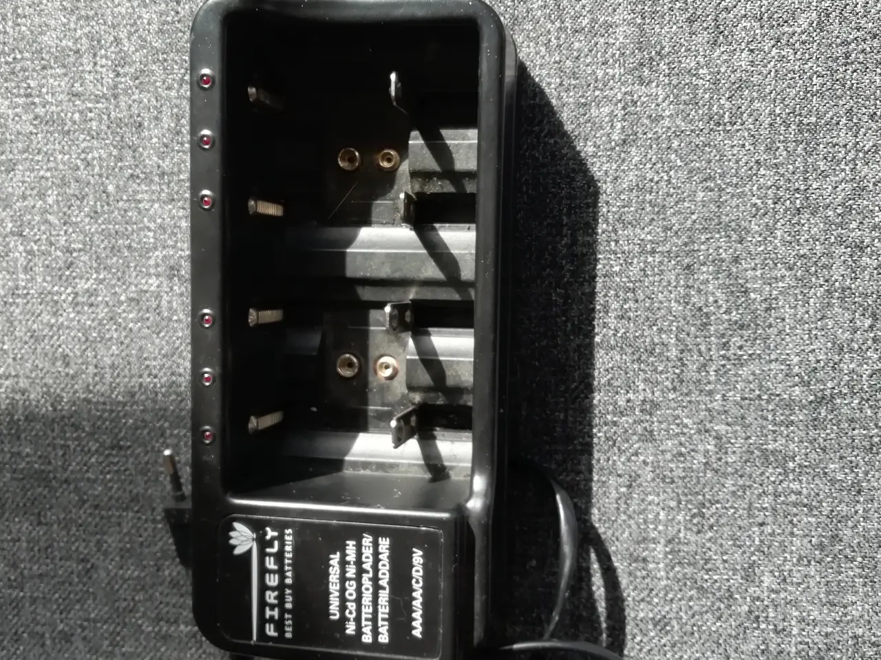 Billede 1 - Batterioplader til mange størrelser 