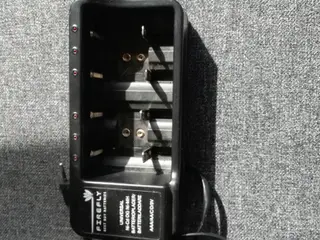 Batterioplader til mange størrelser 