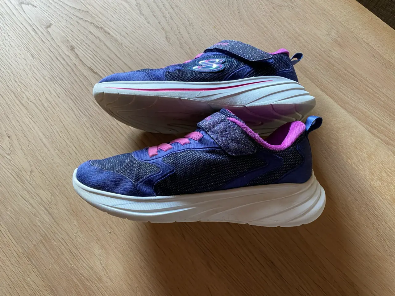 Billede 3 - Skechers waterproof pigesko str. 35