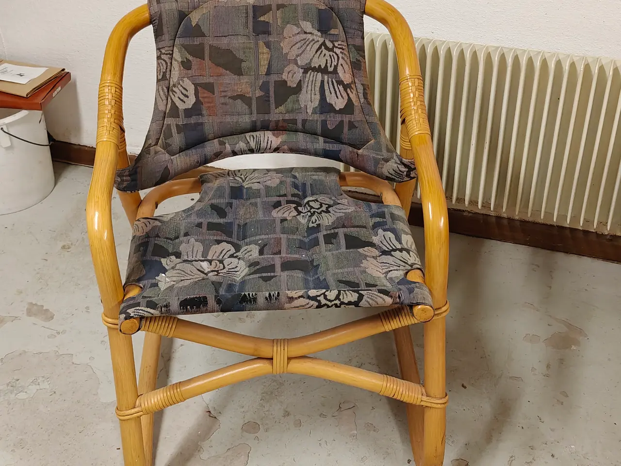Billede 2 - Rattan borde og stole med marmor lignende rdplade