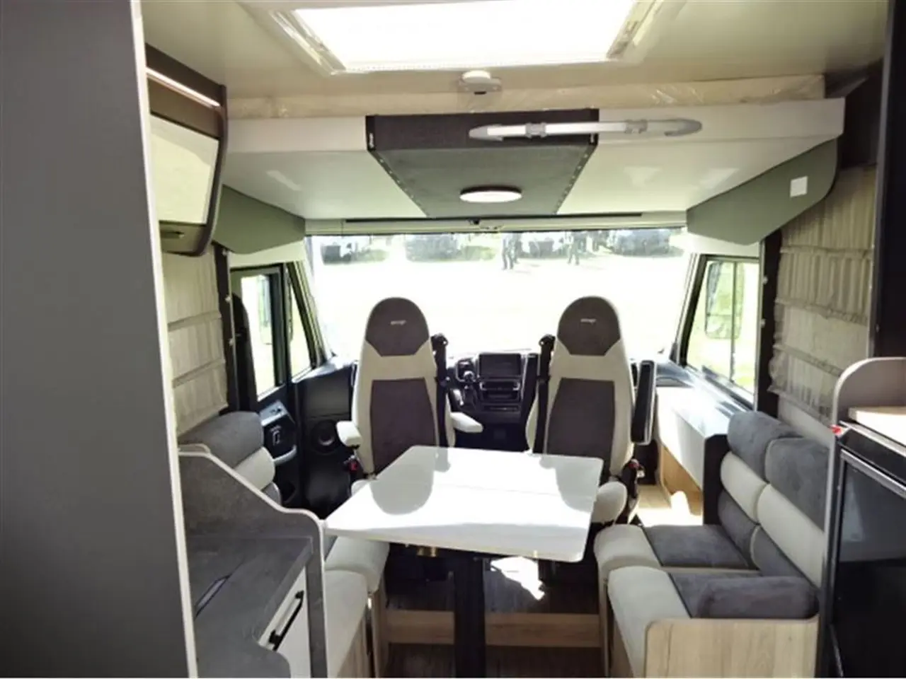 Billede 26 - 2026 - Elnagh Magnum 582