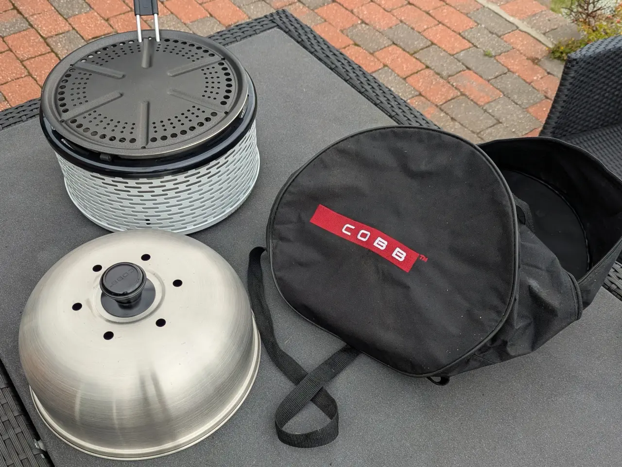 Billede 2 - Cobb, Flot transportabel bordgrill (aldrig brugt)