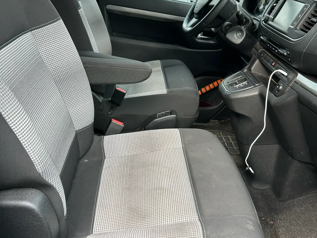 Billede 6 - Minibus med 8 sæder