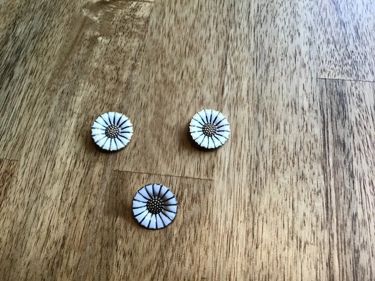 Billede 1 - Marguerit øreclips og broche