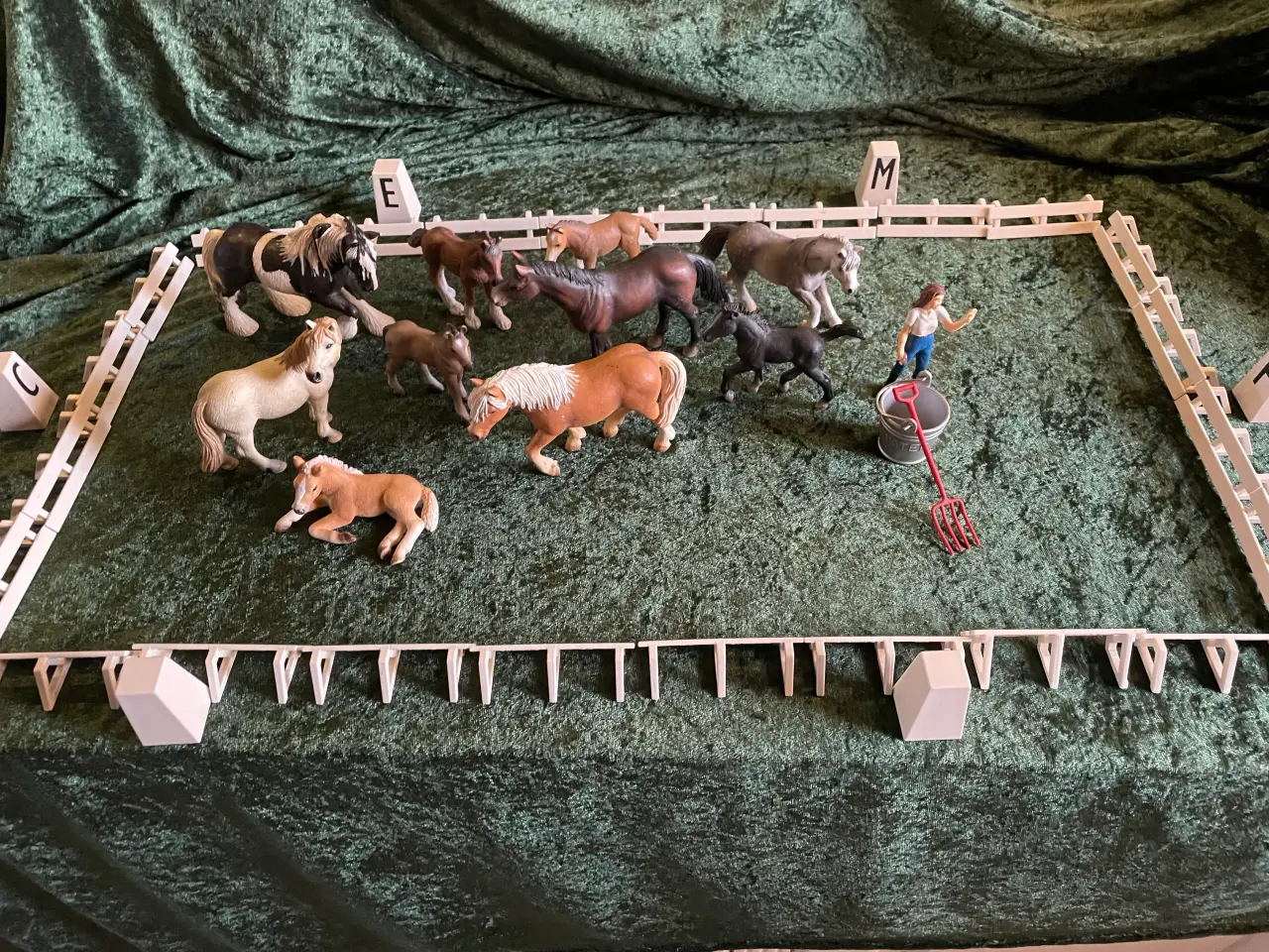 Billede 1 - Schleich ridebane m. heste