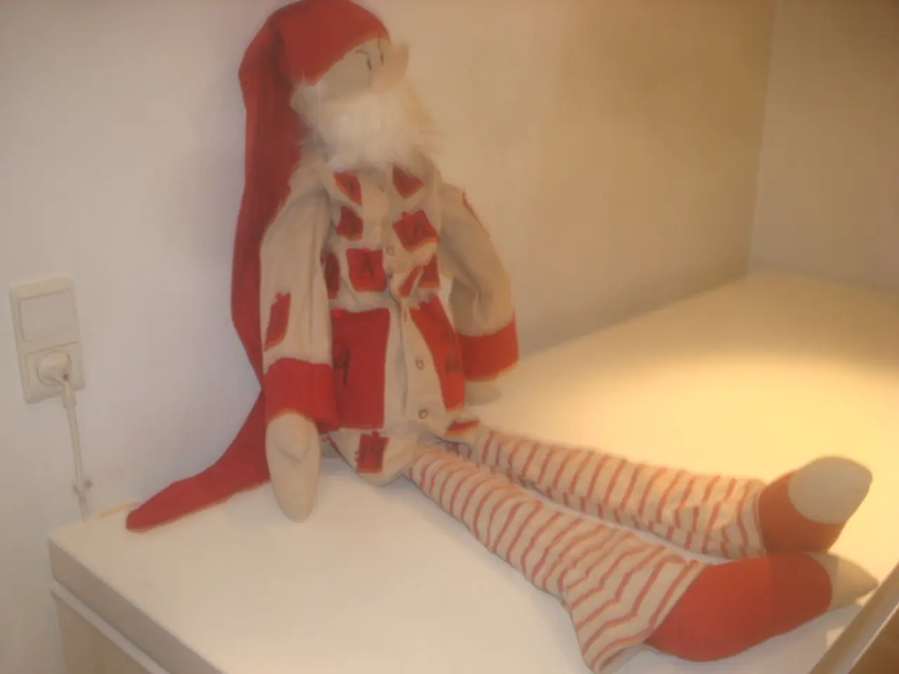 Billede 3 - KALENDERNISSE, retro, måler ca 110 cm ,charmerende