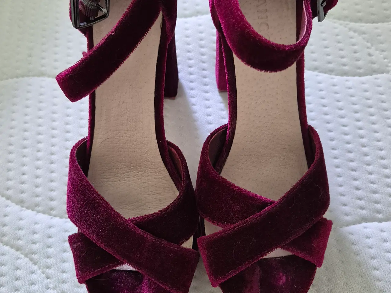 Billede 1 - Burgundy/mørke røde velour plateau stiletter