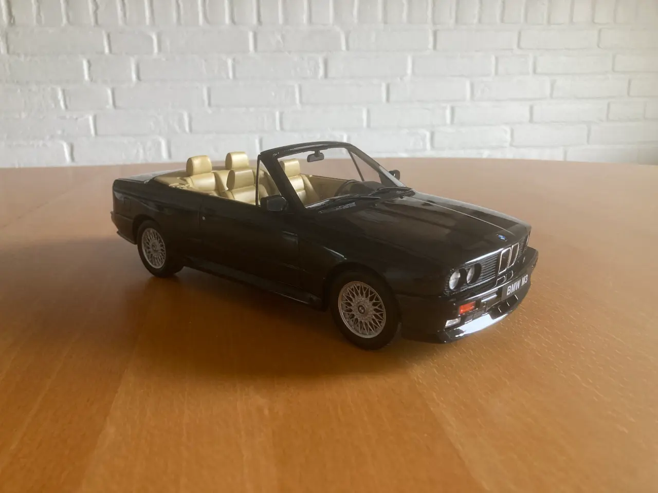Billede 1 - BMW M3 e30 1:18