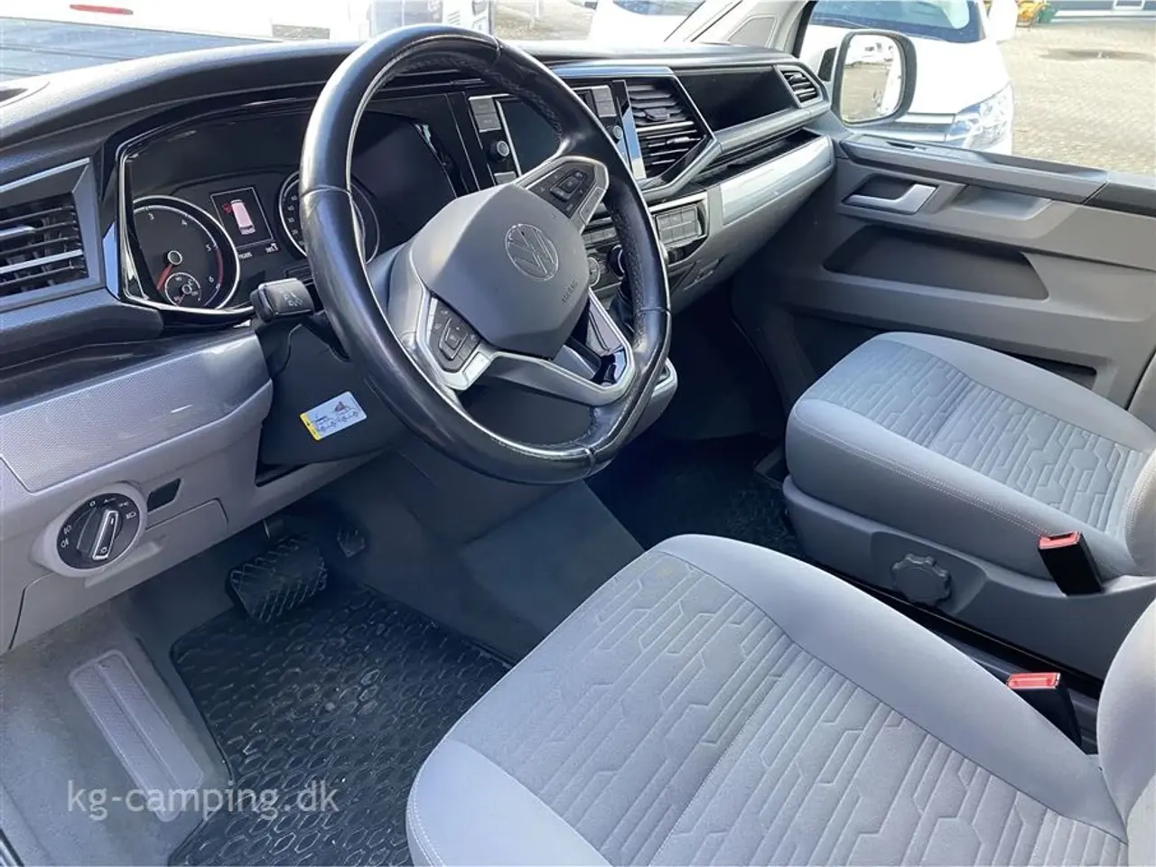 Billede 14 - 2021 - VW California Ocean 2.0 TDI 150 DSG Super velholdt lille California van med DSG gear
