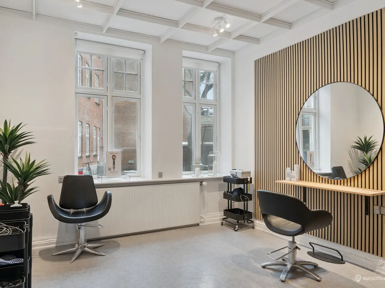 Billede 3 - Velbeliggende frisørsalon til afståelse