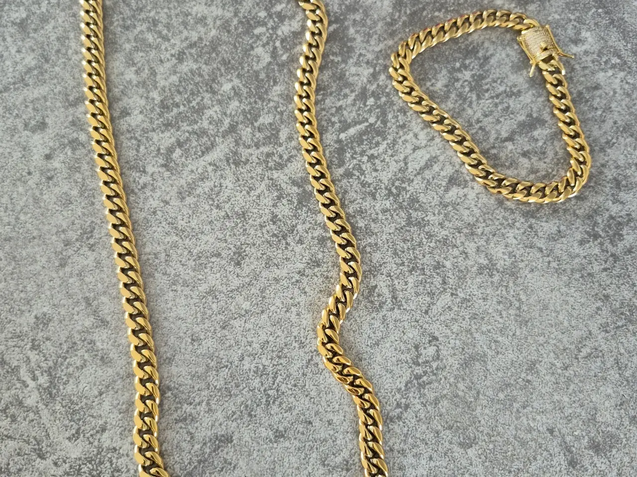 Billede 3 - Goldfilled panserkæde med sten I låsen
