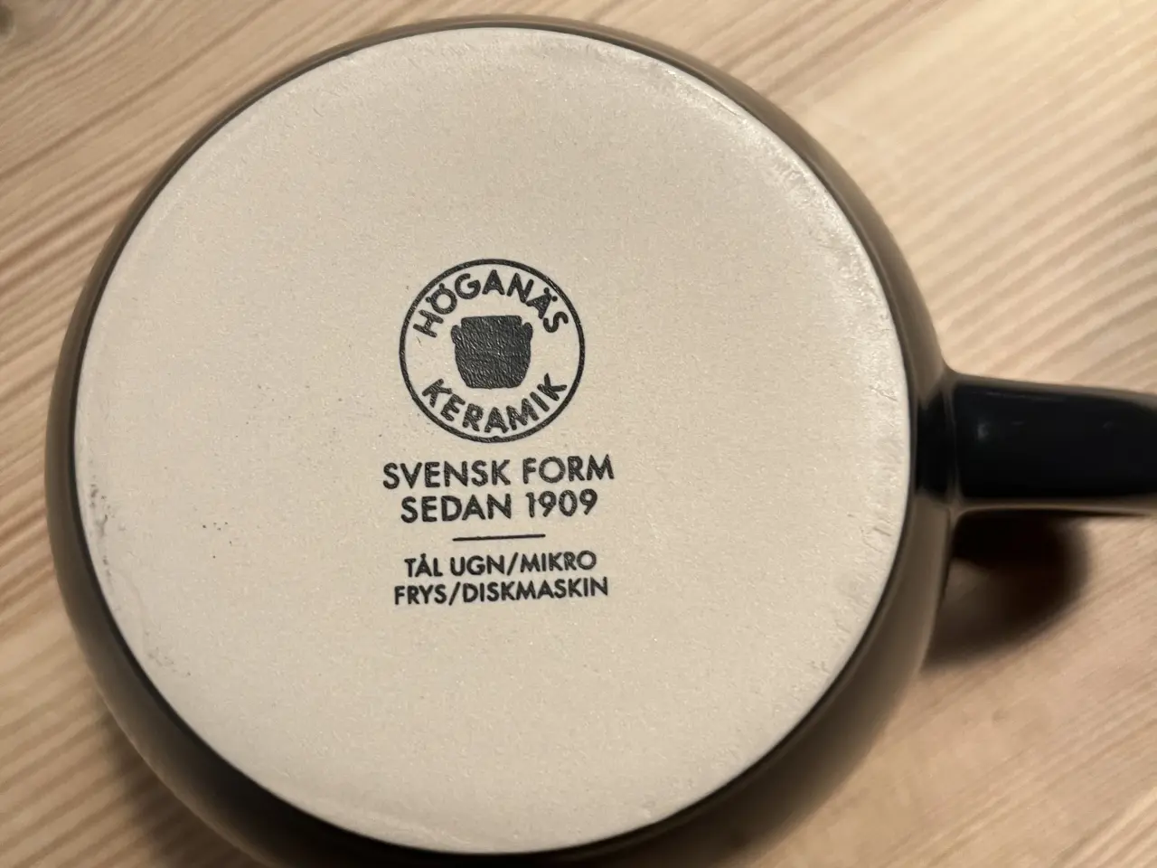 Billede 3 - 4 sorte Te krus Höganäs 50 cl