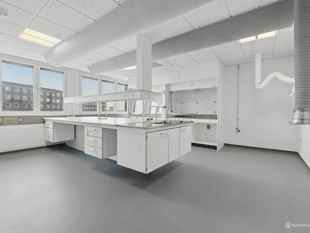 Billede 4 - Moderne og lyst laboratorium med kontor tæt på metro