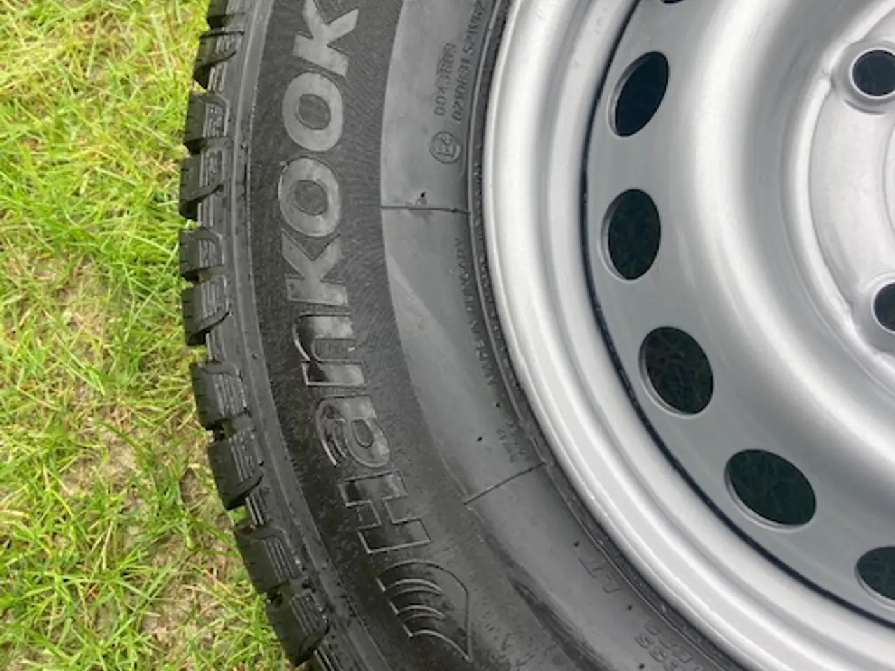 Billede 3 - 4 næsten nye vinterdæk til Ford transit/Autocamper