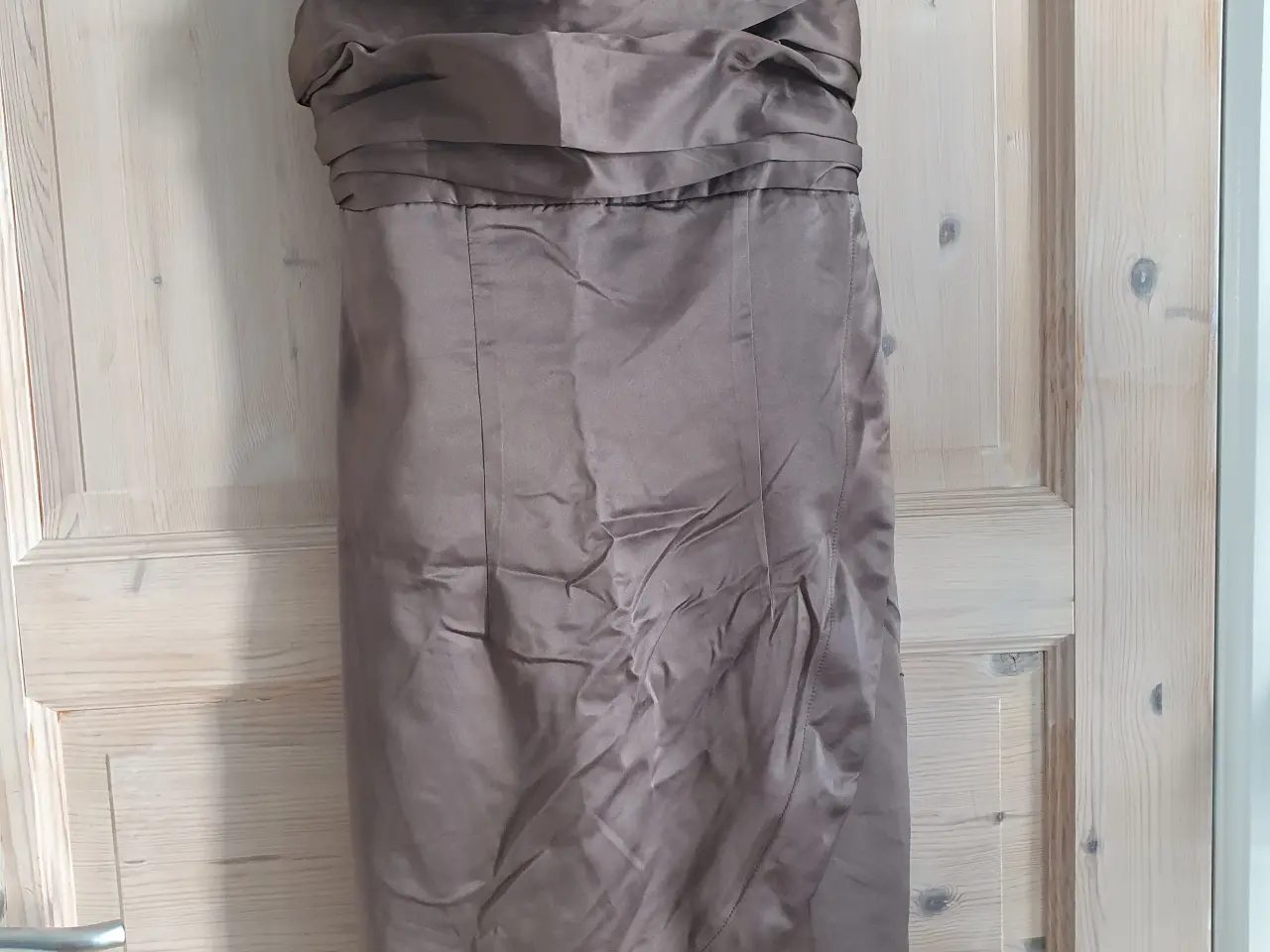 Billede 1 - Fin aubergine/lilla kjole