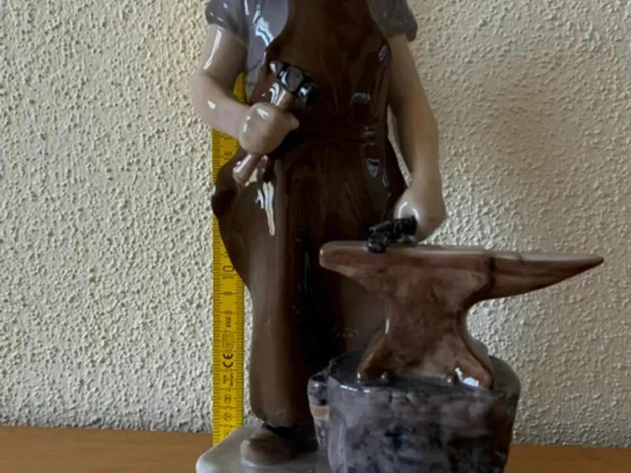 Billede 1 - Bing og Grøndahl Smed figur.