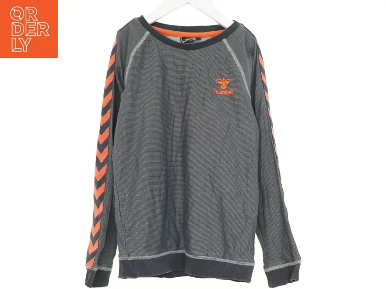 Billede 1 - Bluse fra Hummel (str. 134 cm)