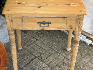 Antik tobaksbord