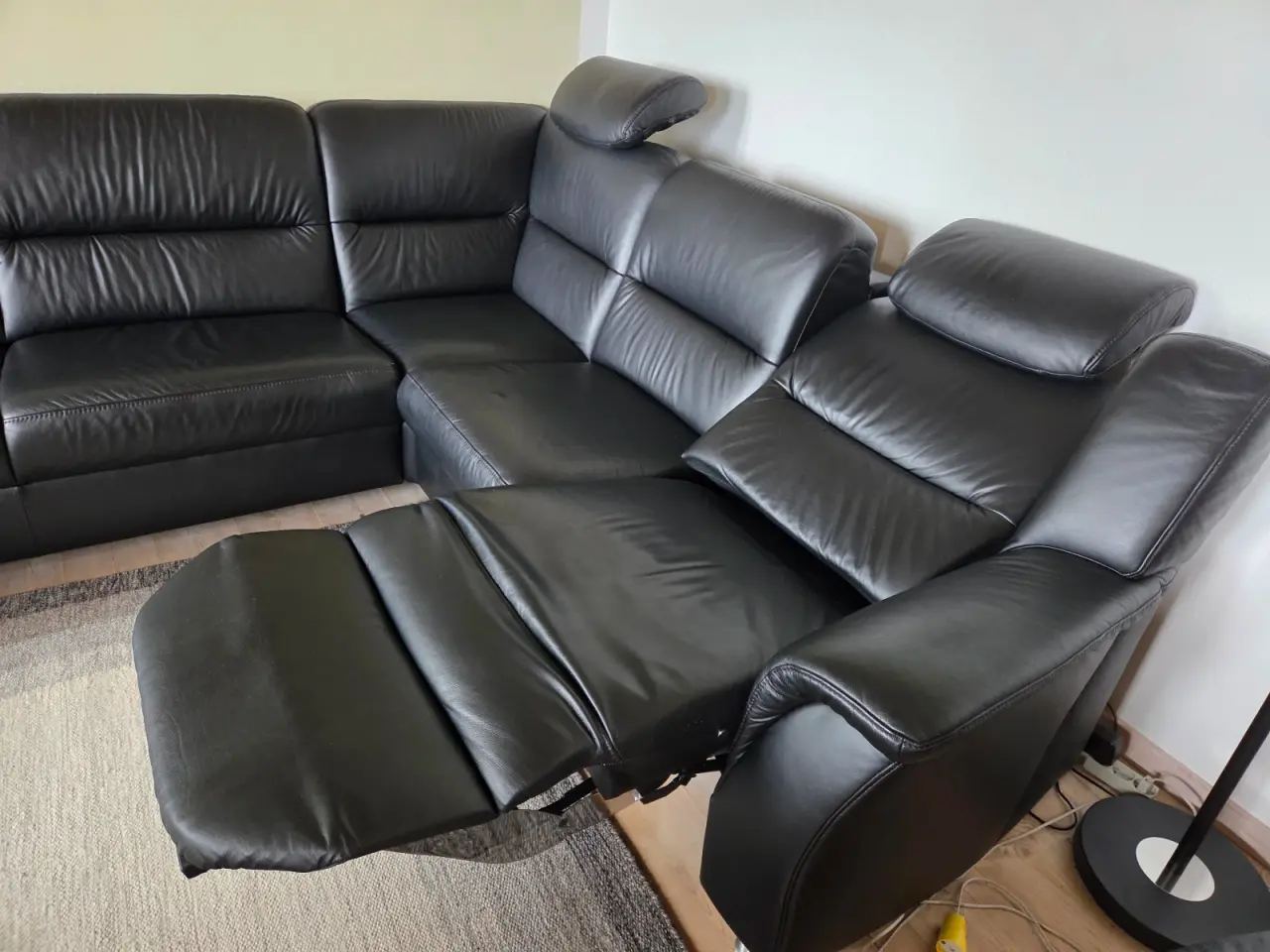 Billede 8 - Himolla hjørnesofa, sort læder