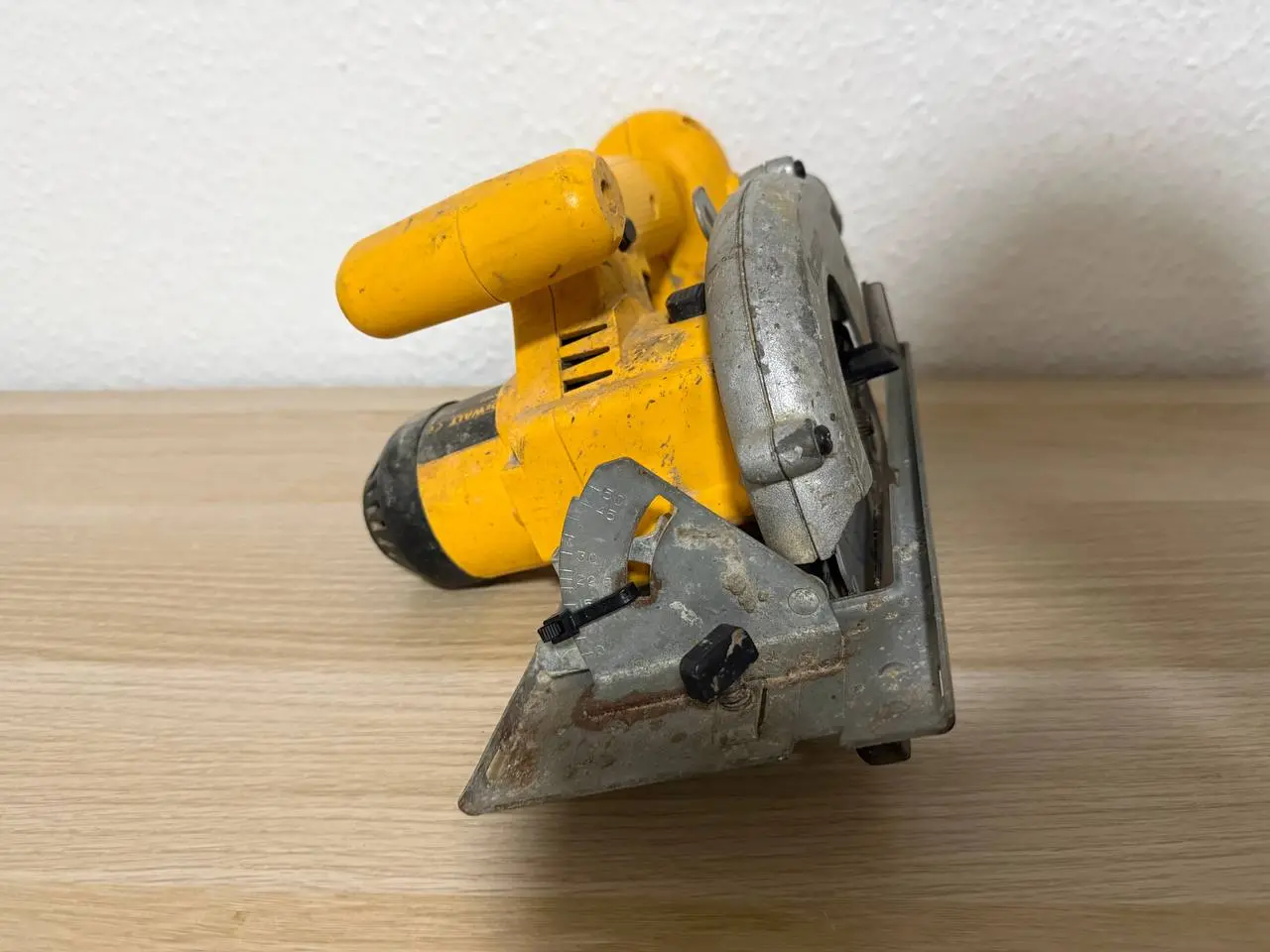 Billede 2 - DeWalt DW936 Rundsav med Savklinge – Fungerer