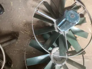 To ventilatorer