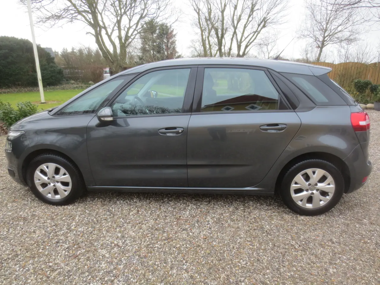 Billede 8 - Pæn Citroen C4 Picasso 1.2 i 130 Hk År 15 Nys,