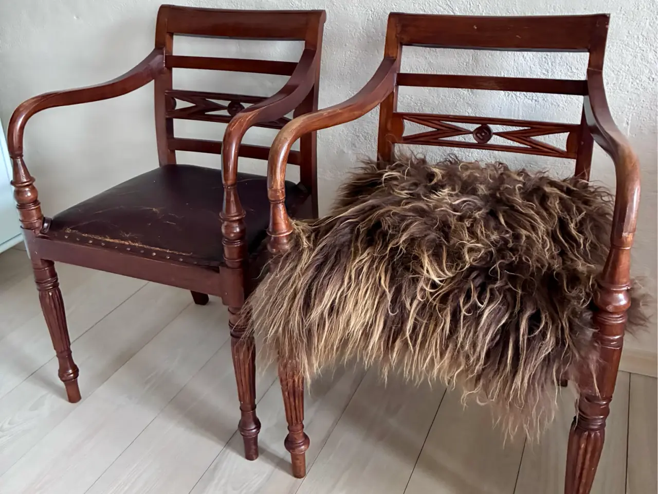 Billede 1 - 2 vintage teak / mahogni armstole m/ lædersæde