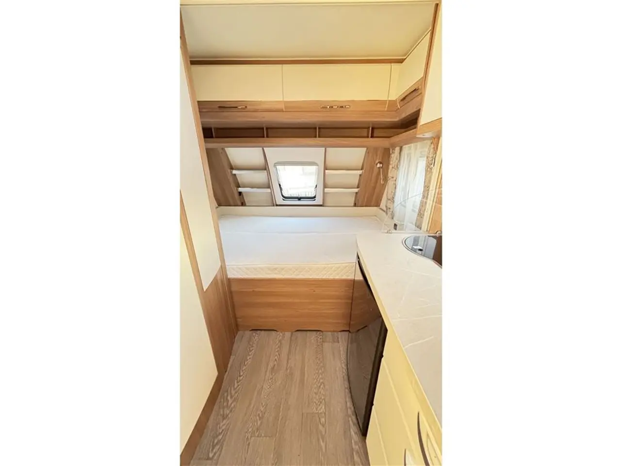 Billede 7 - 2021 - Hobby De Luxe 440 SF Pæn og velholdt campingvogn