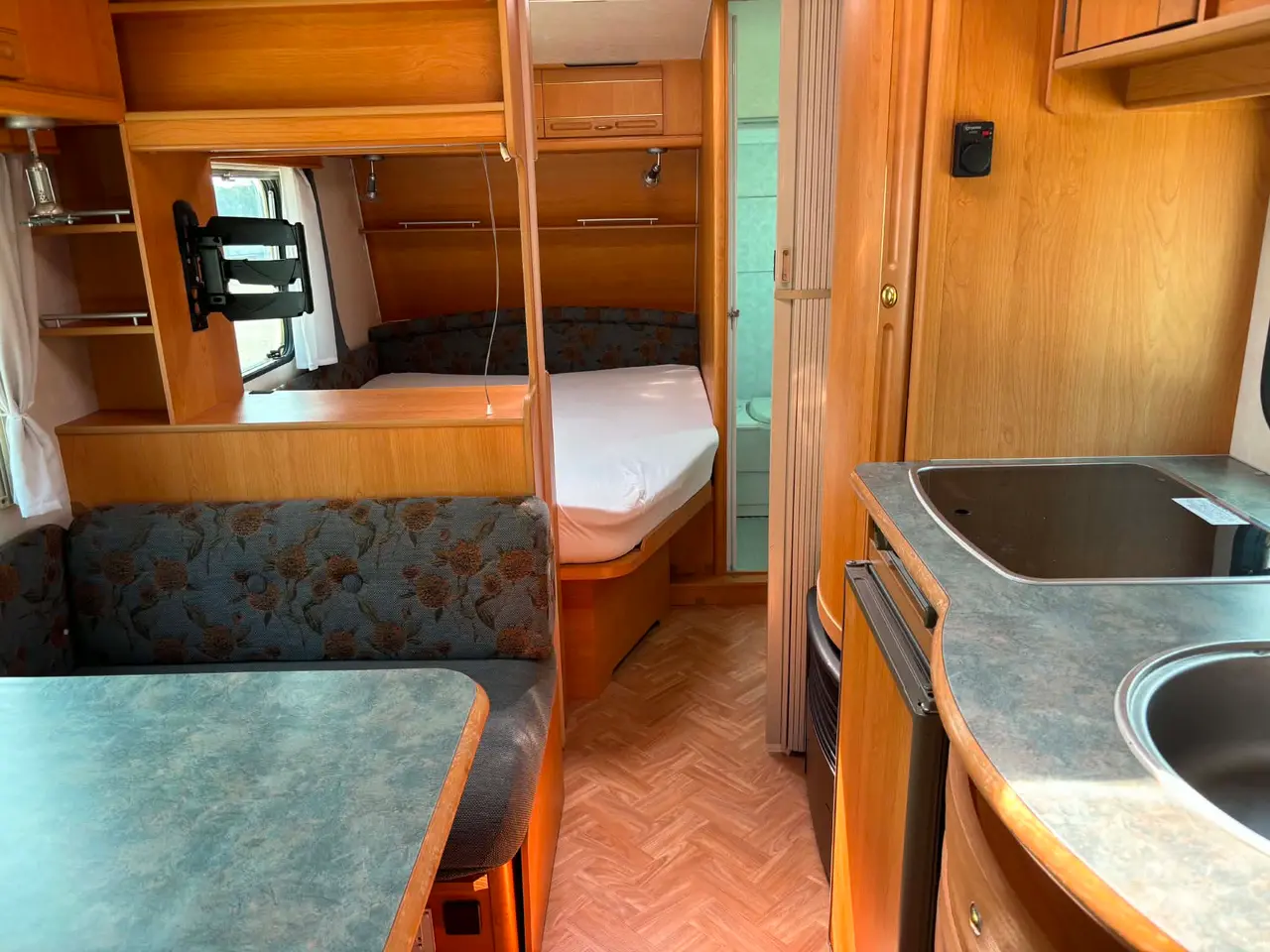 Billede 8 - NR 32 - Adria Unica 542 TK