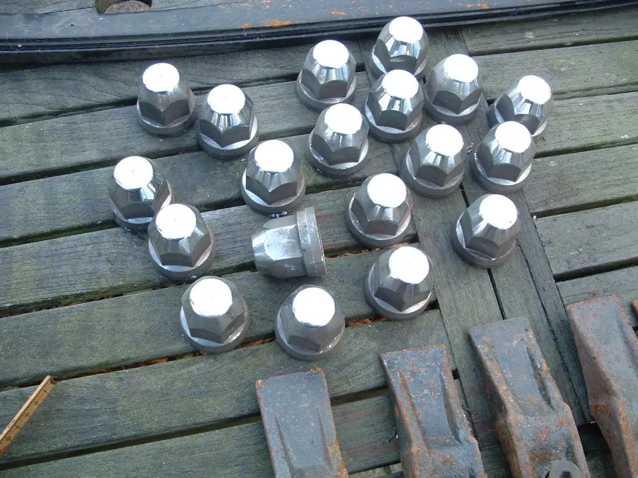 Billede 2 - pyntekaplser møtrikker 33mm lasbiler/busser 
