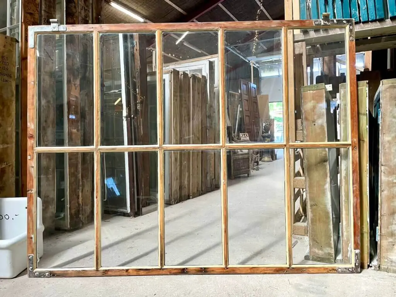Billede 1 - Klassisk fabriksvindue m. store ruder