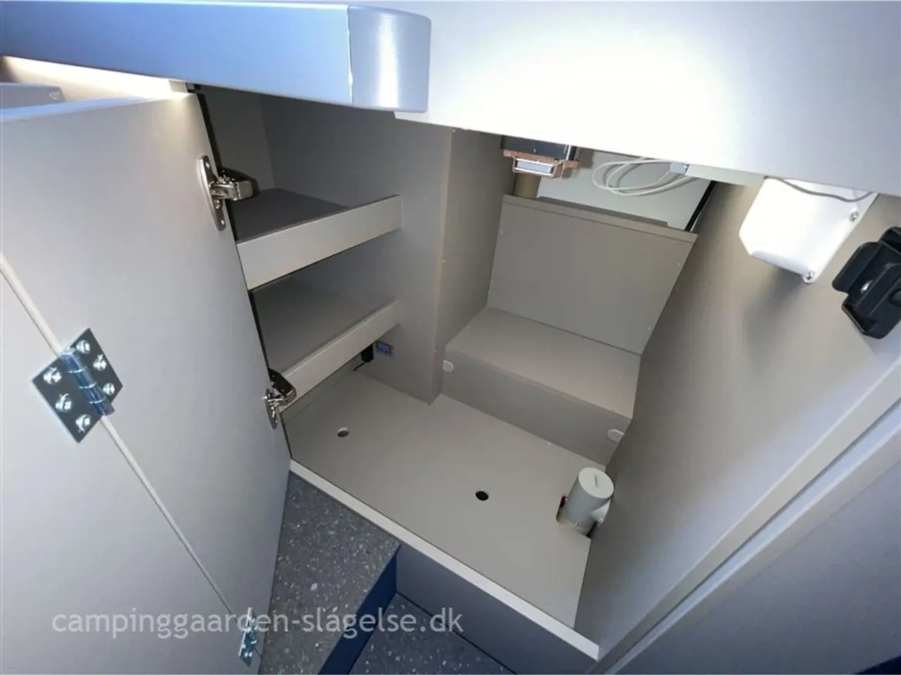 Billede 20 - 2027 - Adria Compact SL Select   Adria Compact SL Select – stor luksus i kompakt format