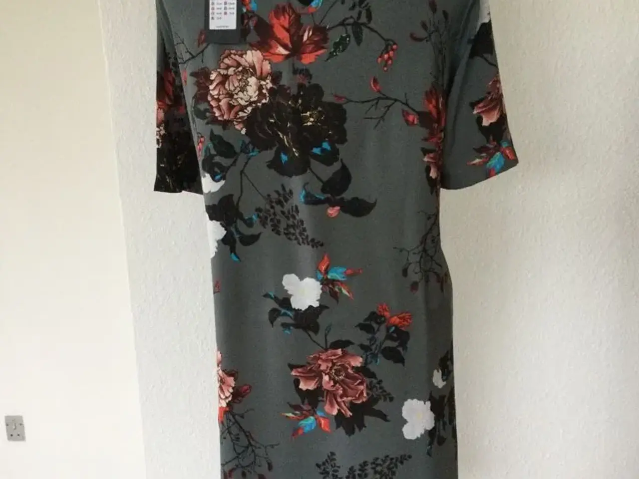 Billede 3 - *Ny* ONLY sommerkjole str. 36