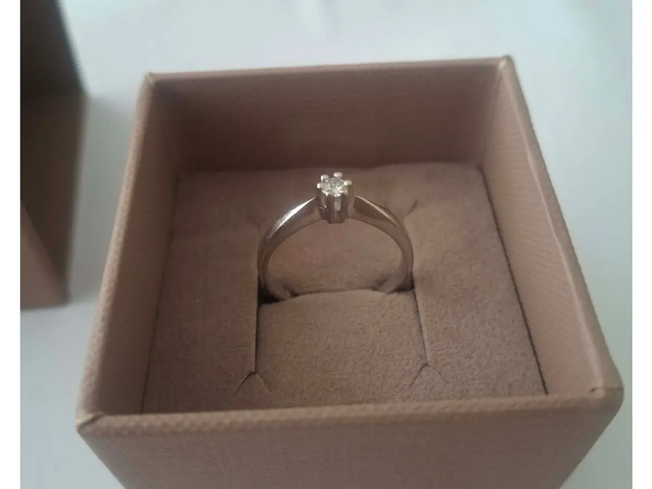 Billede 2 - 14k ring  hvid guld 