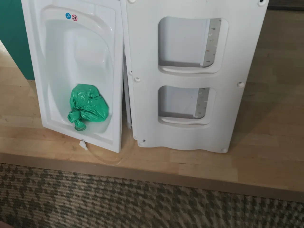 Billede 1 - Lækker badekar med puslebord 