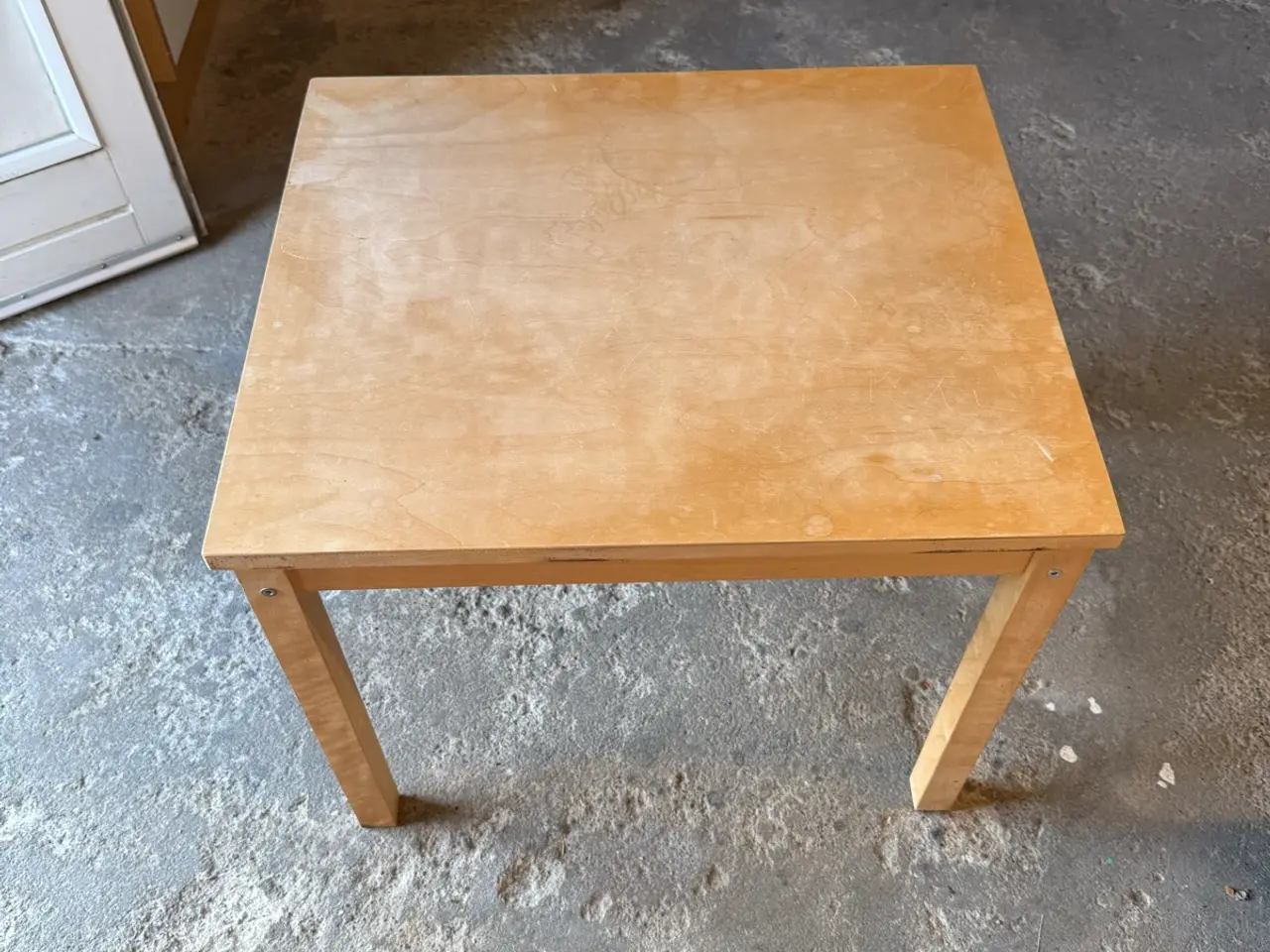 Billede 1 - Lille lyst bord fra IKEA 