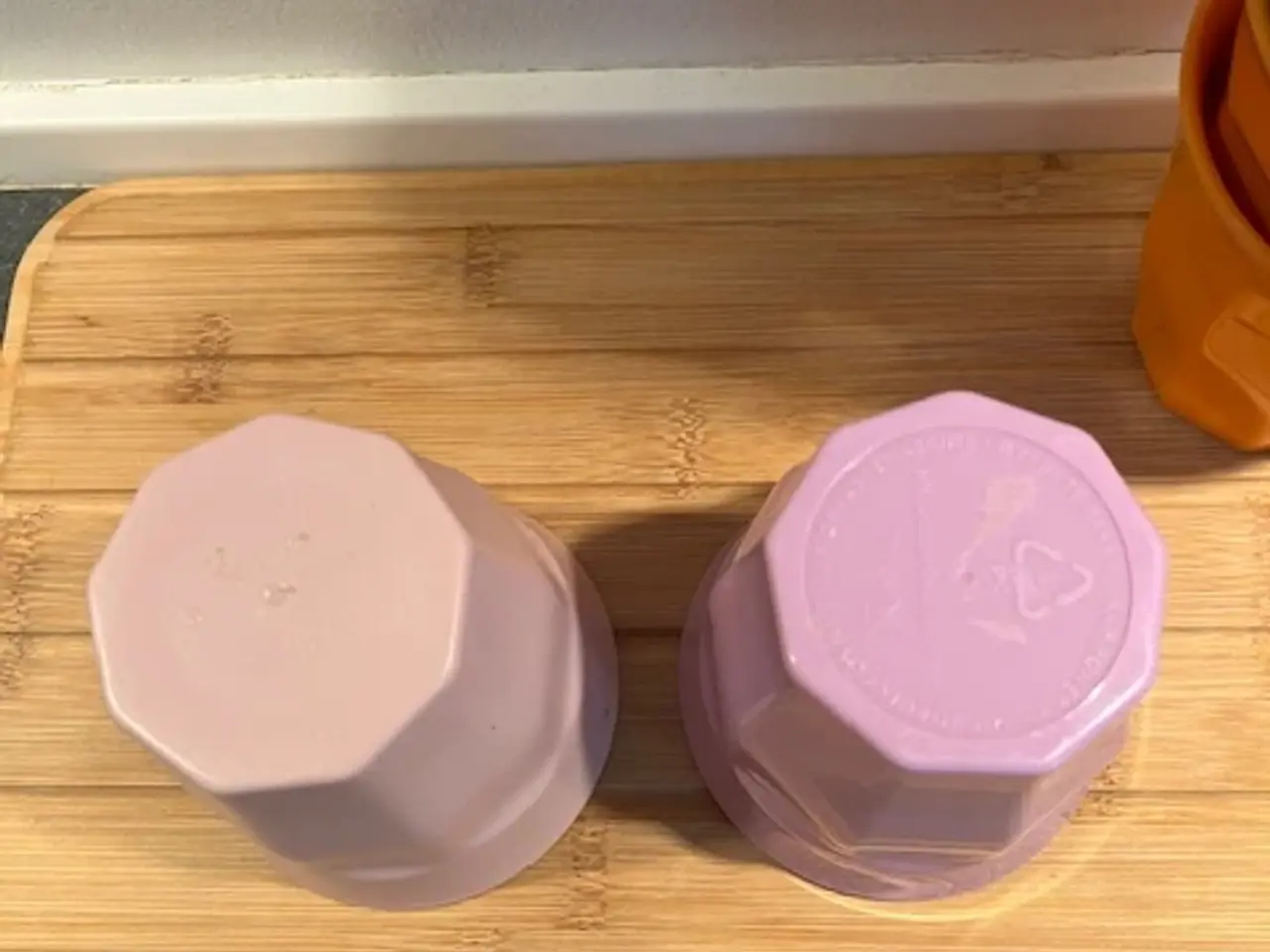 Billede 8 - Farverige Melaminkopper (8 store og 2 små)