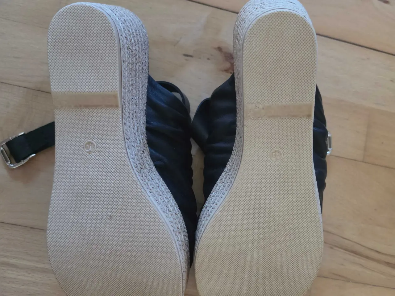 Billede 3 - Tim og Simonsen. Sandal
