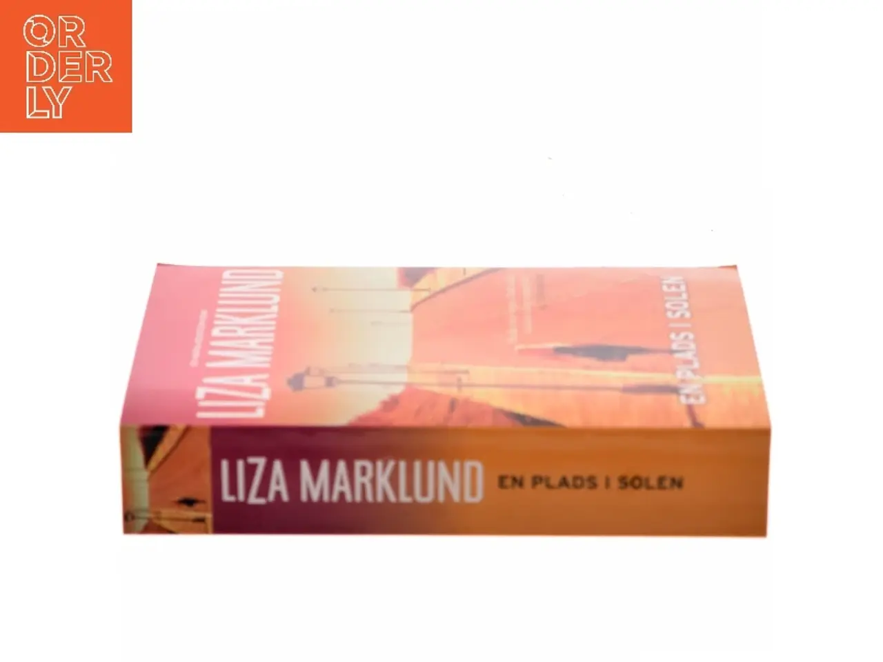 Billede 2 - En plads i solen : krimi af Liza Marklund (Bog)