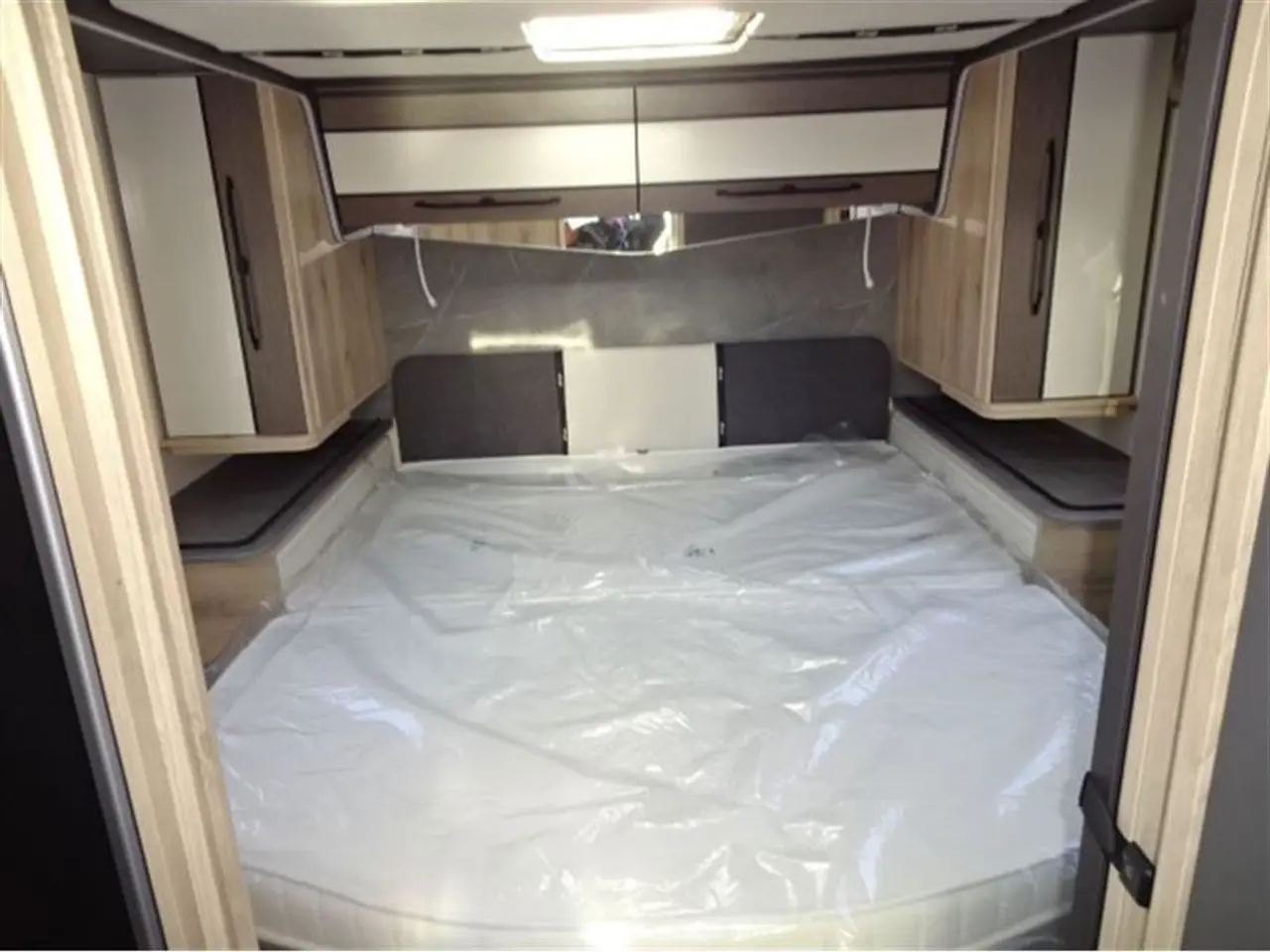 Billede 29 - 2026 - Elnagh Magnum 582