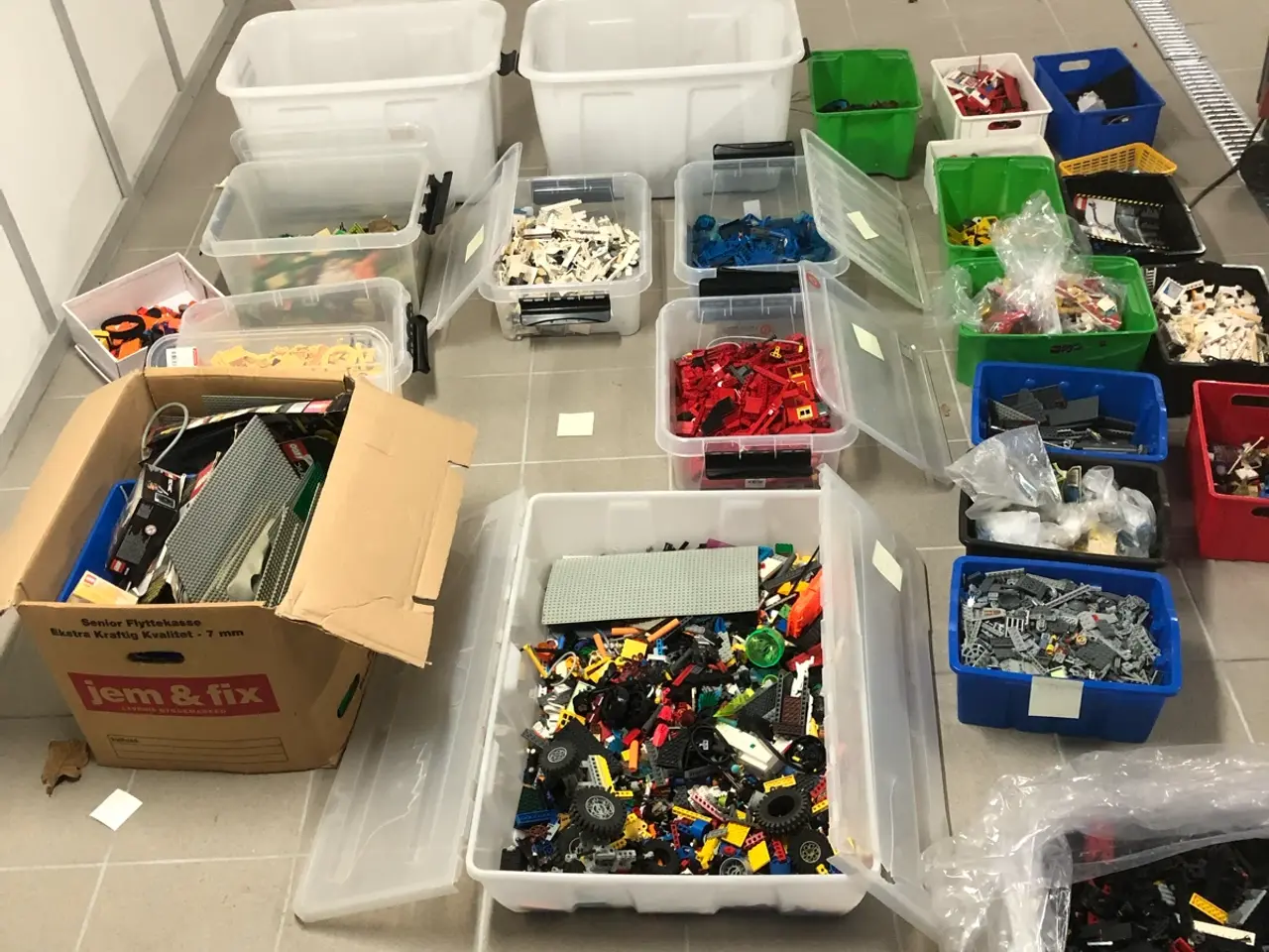 Billede 1 - Blander lego sælges helst samlet