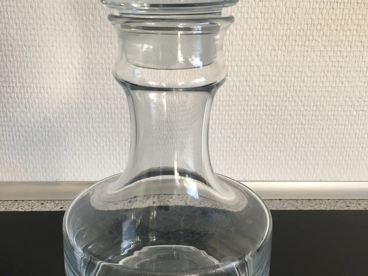 Billede 1 - To karafler og en isspand.
